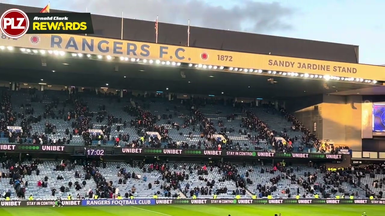 St Mirren fans celebrate FT | Rangers 0-2 St Mirren