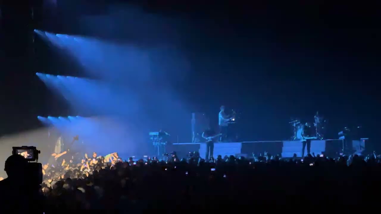 Feu! Chatterton live in Paris (Bercy - Accor Arena) - February 10 2026 - Désenchantée