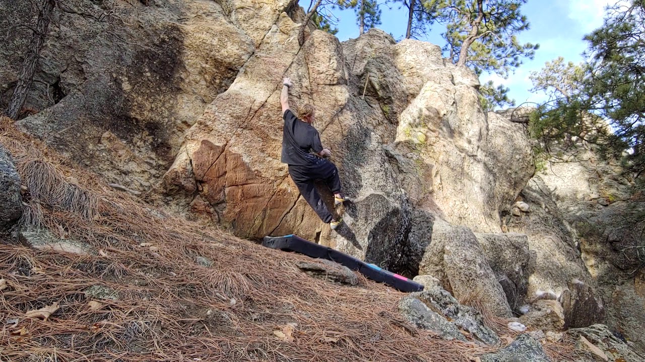 Hop the Pence (V2/V3) at the Border Wall