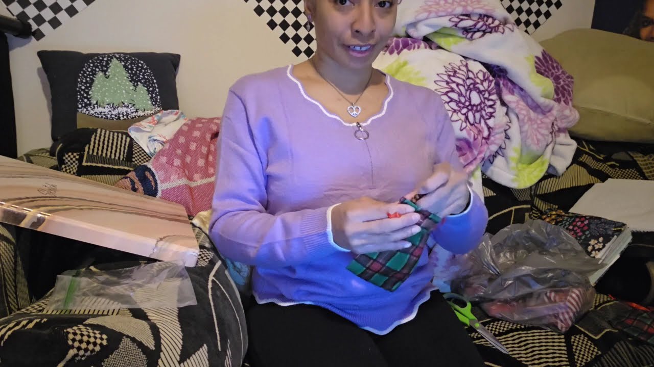 Wrapping Christmas Gifts 2