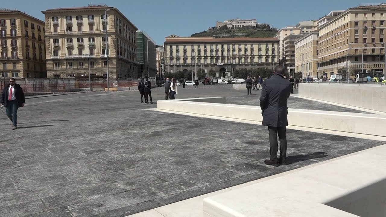 Dopo 20 anni di lavori riapre piazza Municipio
