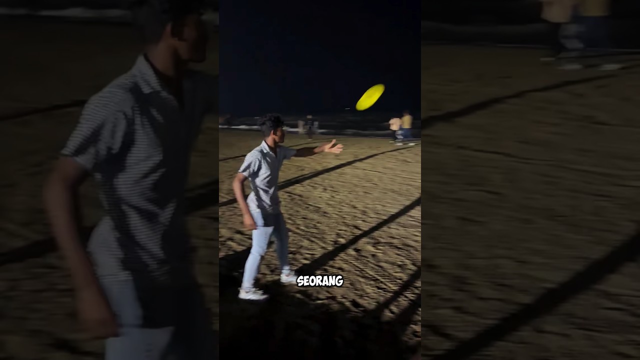 Bermain bumerang di malam hari #shortvideo #shorts