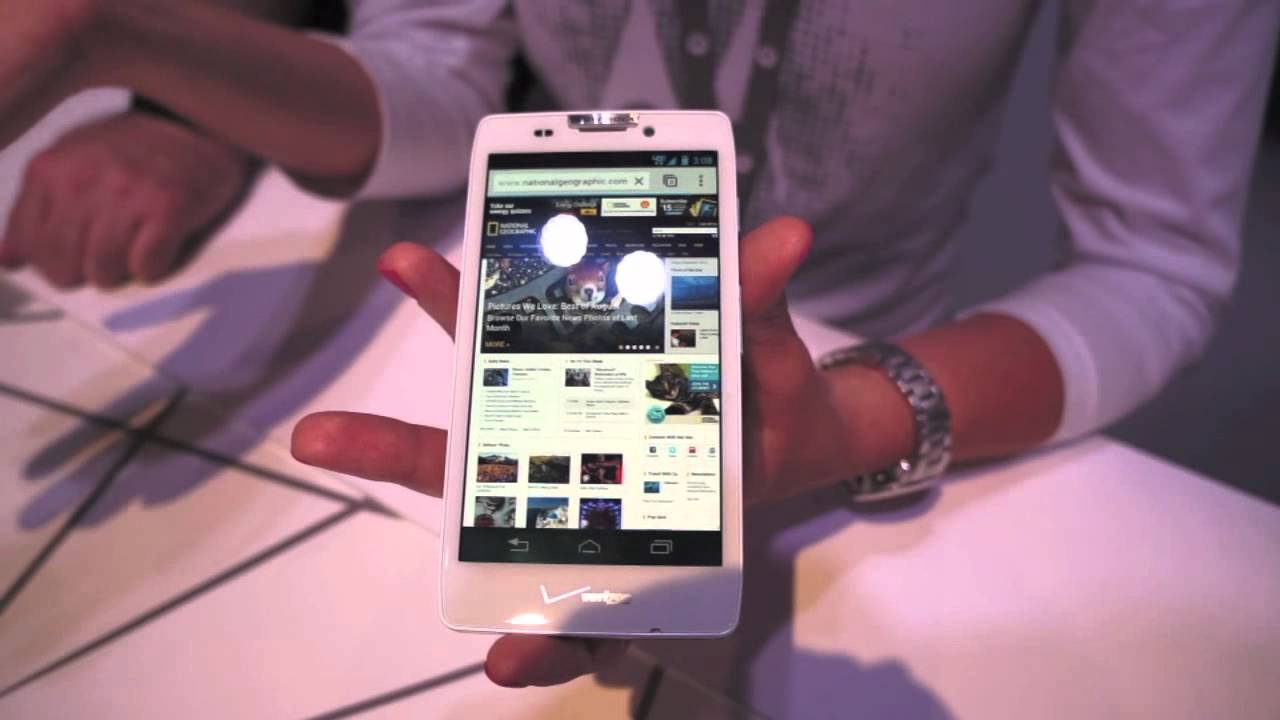 Motorola DROID RAZR HD Hands-On