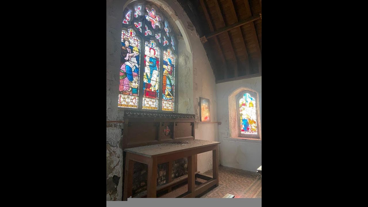 Tour and brief history of St Cynogs church in Penderyn, South Wales.