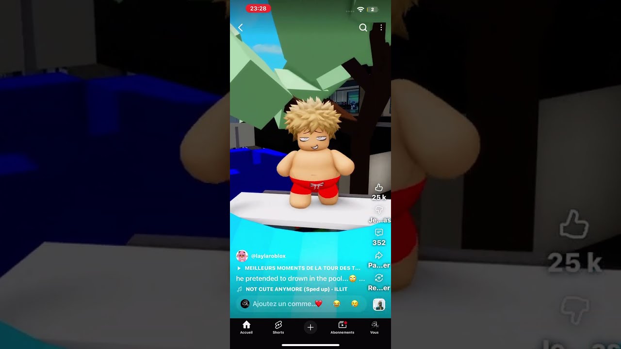POV: Il fait semblant de se noyer dans la piscine 🏊‍♂️🤣 