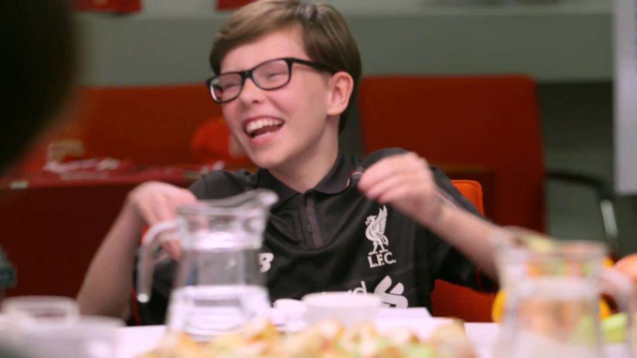 Jürgen Klopp quizzes young footballers | #BreakfastwithKlopp