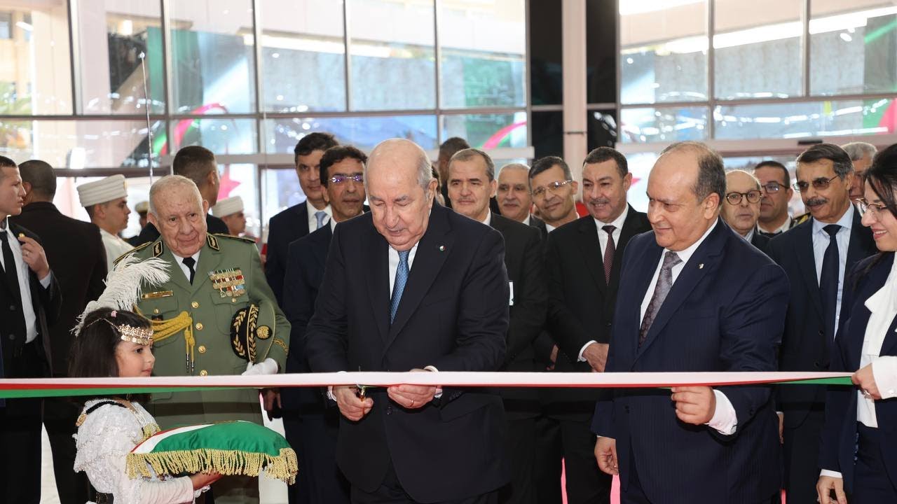 صفحة خاصة حول إشراف رئيس الجمهورية على افتتاح الطبعة الـ 33 لمعرض الإنتاج الجزائري