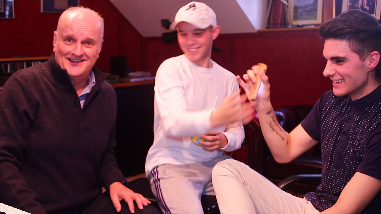 Peter Dickson from X-Factor plays with the new Shakeaway App!
