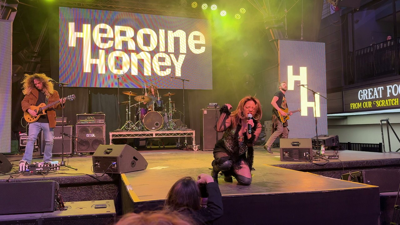 Heroine Honey performing Helter Skelter by the Beatles