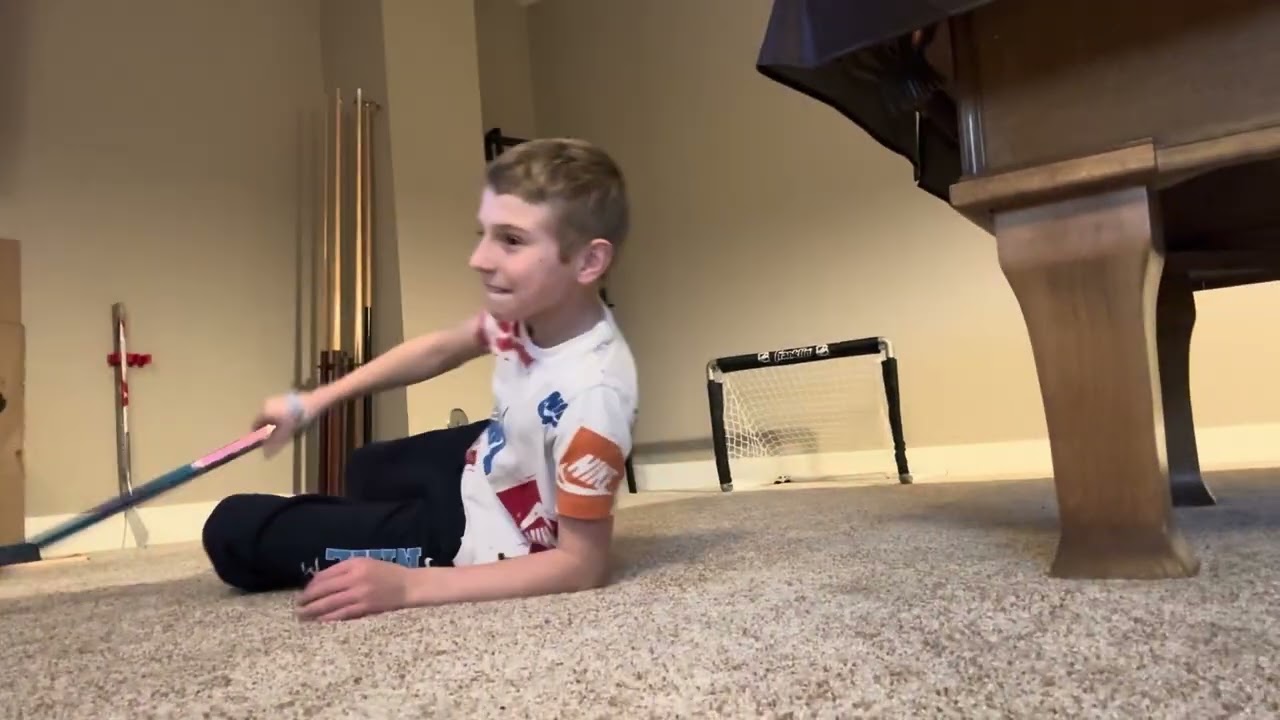 Game series number 4. Knee hockey