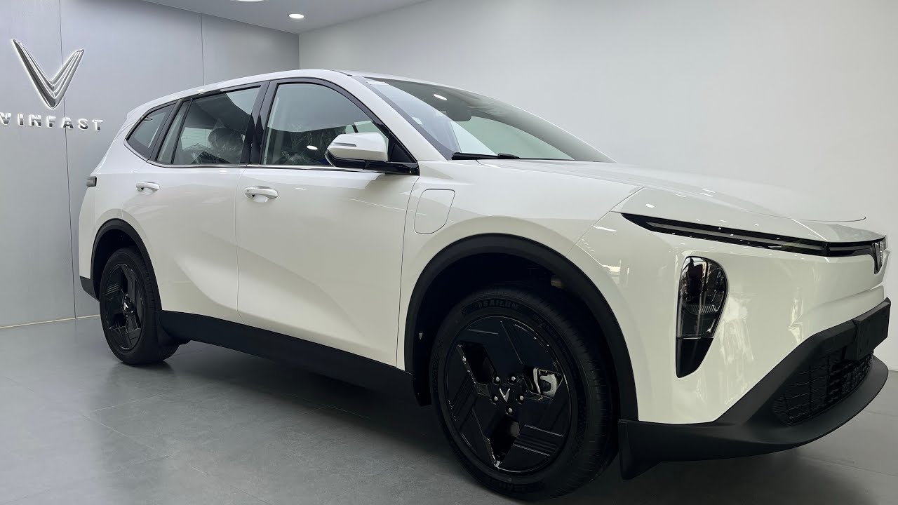 VF MPV 7 xe 7 chỗ mới chỉ 755 triệu - HOTLINE - 0944.144.339 #vinfast #vfmpv7 #limogreen #xe7cho 