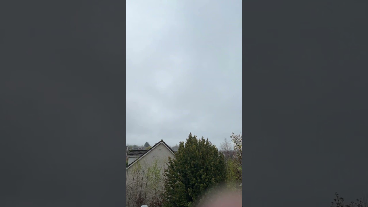ECLISSI SOLARE vista da DUBLINO in IRLANDA 😱🌘☘️ #eclipse #moon #soon #ireland #dublin