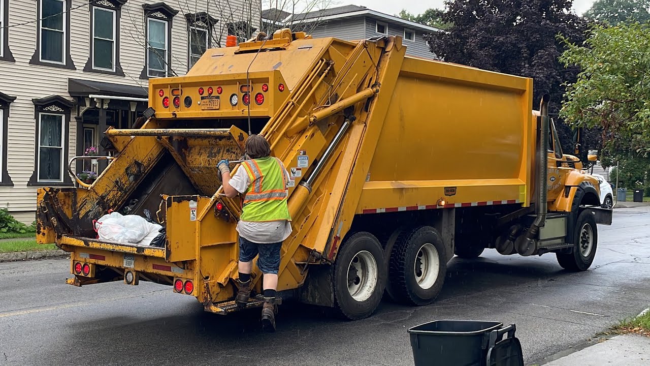 Little Falls International PakMor Rear Loader Garbage Truck