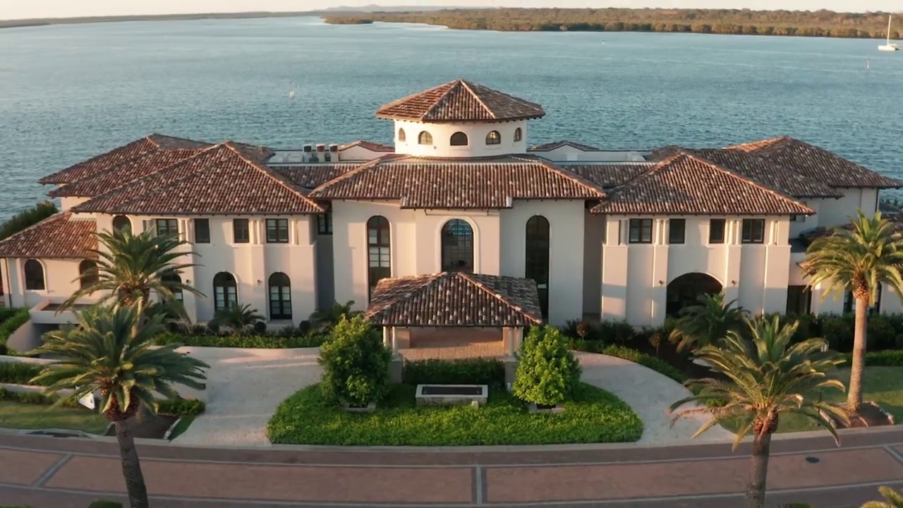 Mega Mansion: 26 Knightbridge Parade, Sovereign Islands