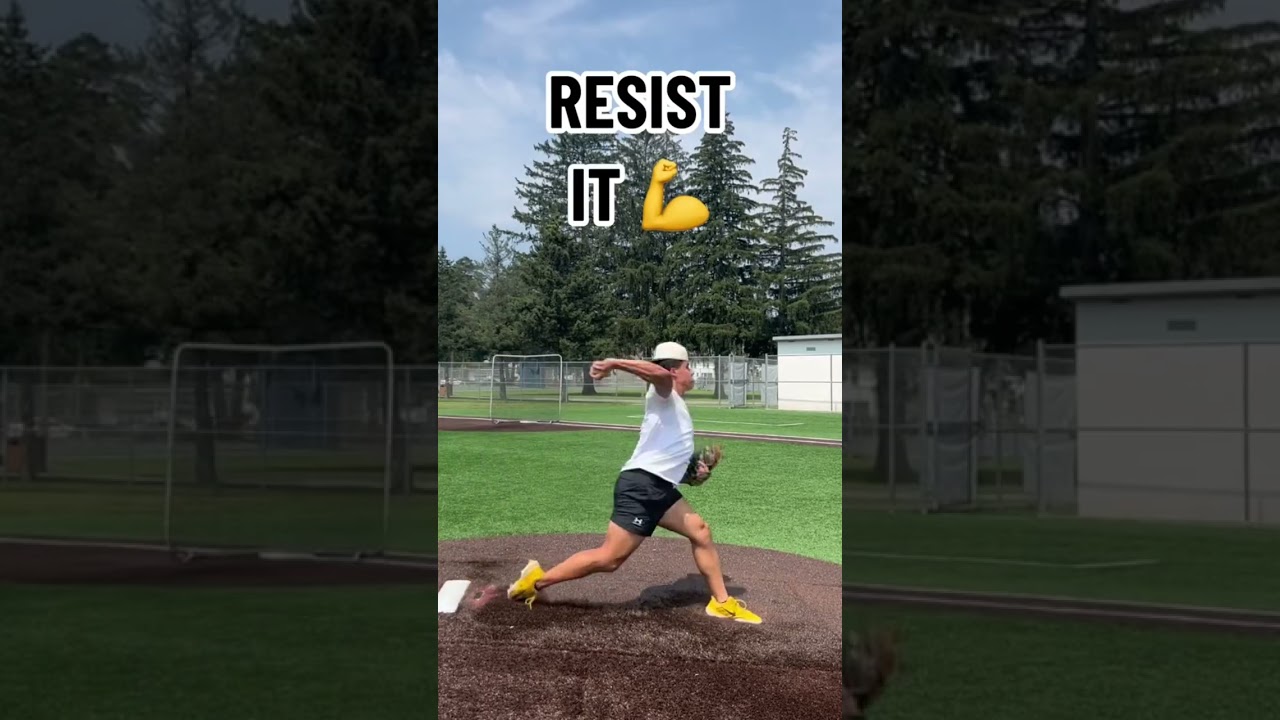 HOW TO FIX PULLING YOUR HEAD WHEN PITCHING‼️