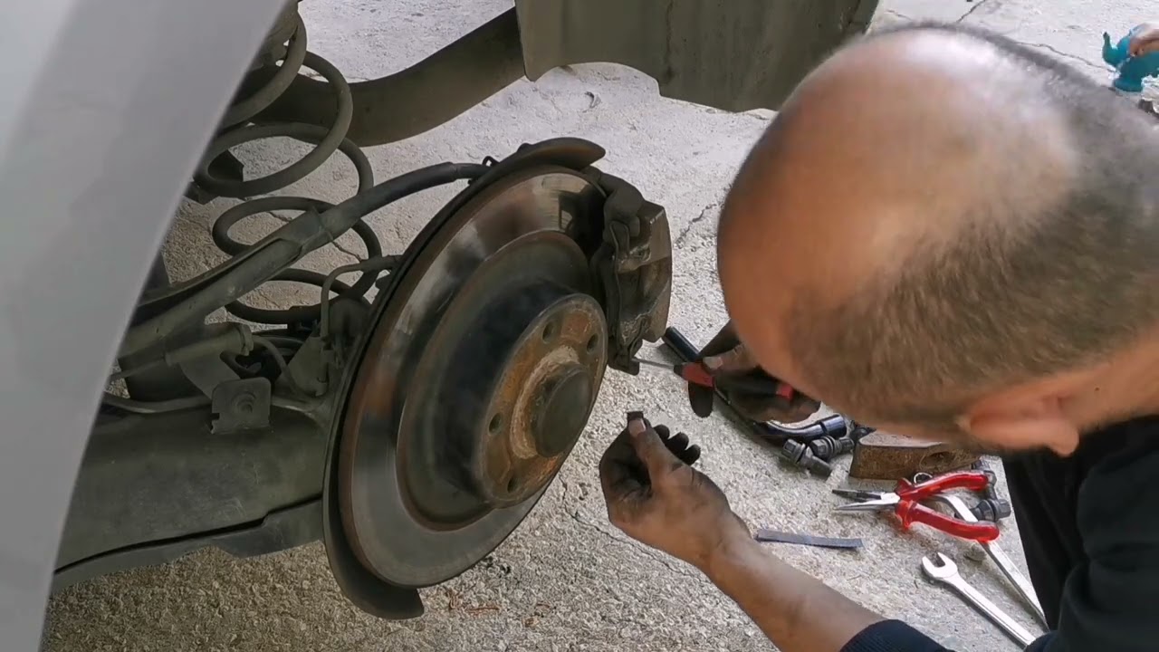 laguna 3 bozuk yolda tekerlekten gelen ses ve çözümü