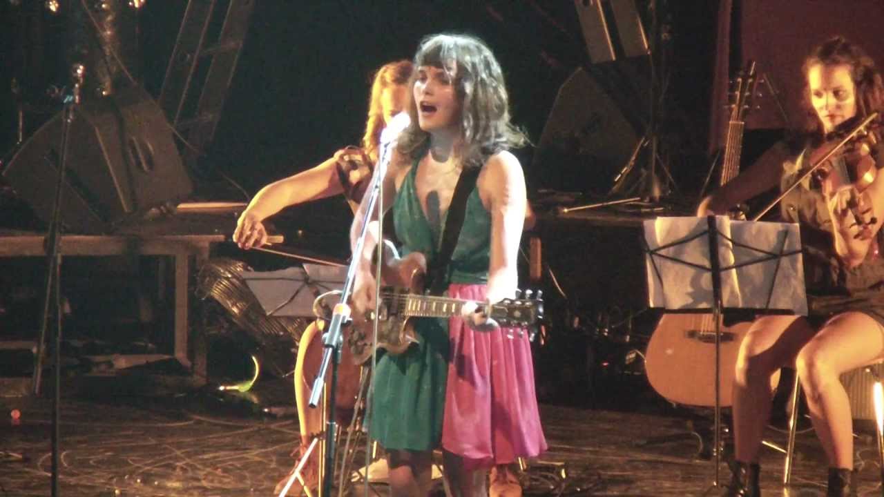 Camila Moreno - Un Bordado (Presentacion Panal / Matucana 100 / 21.12.2012)