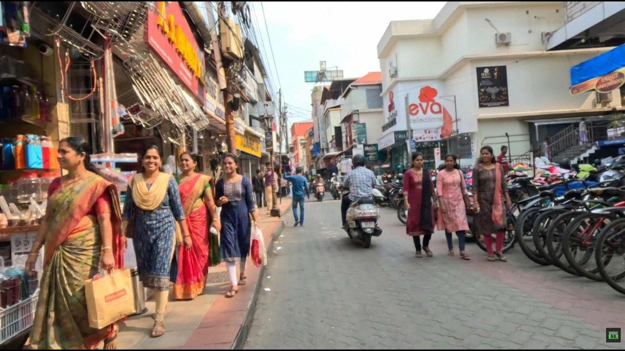 Kochi Broadway Walking Tour 🇮🇳 | India City Walk Kerala | Bustling Market Streets & Street Life 4K