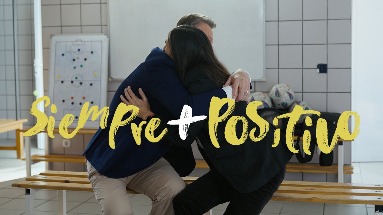 SIEMPRE+POSITIVO - Cortometraje documental #StopCancer - Louis van Gaal y Maria Blasco [HD]