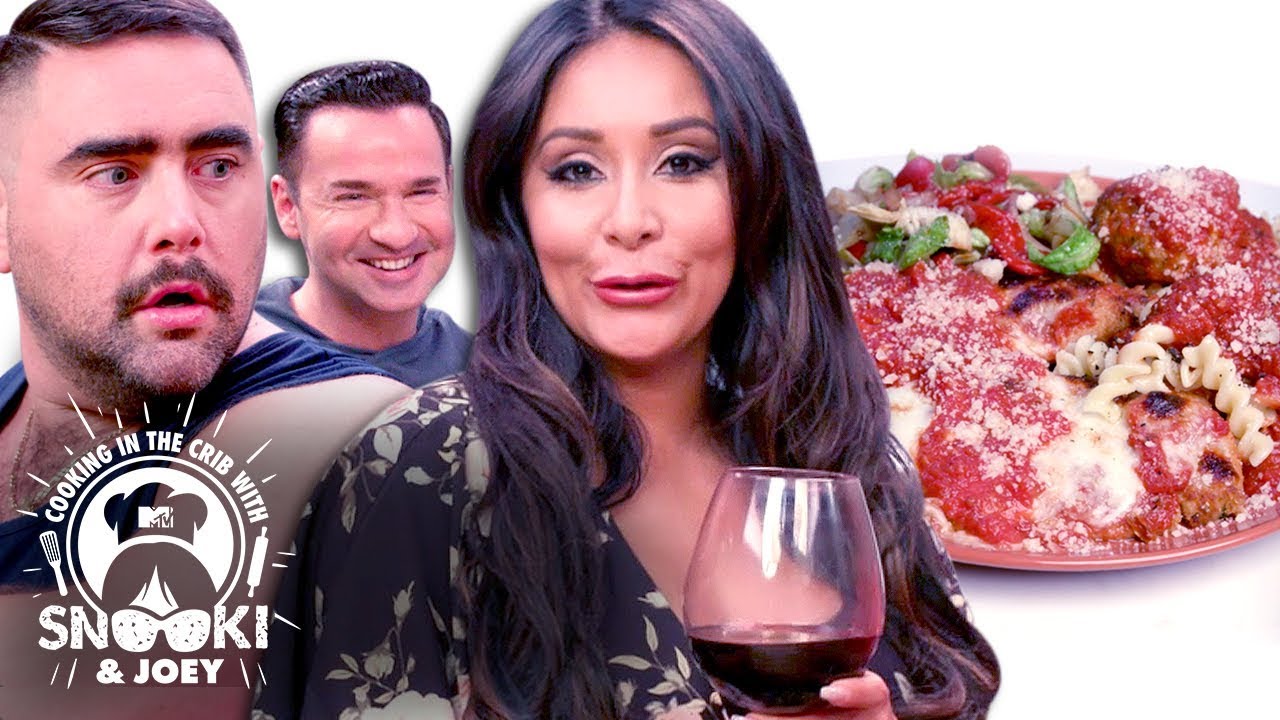 Snooki’s Italian Dinner Secrets ft. The Situation | Cooking in the Crib w/ Snooki & Joey