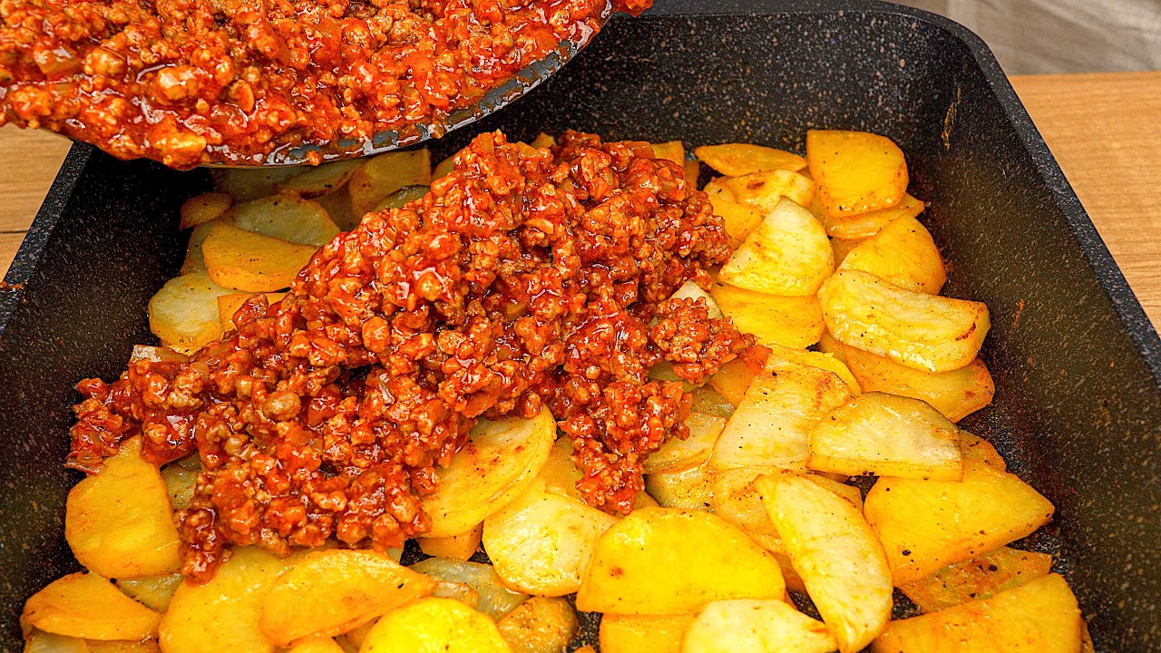 Просто высыпьте фарш на картошку! 🥔🤤 Дешевый легкий и вкусный ужин!