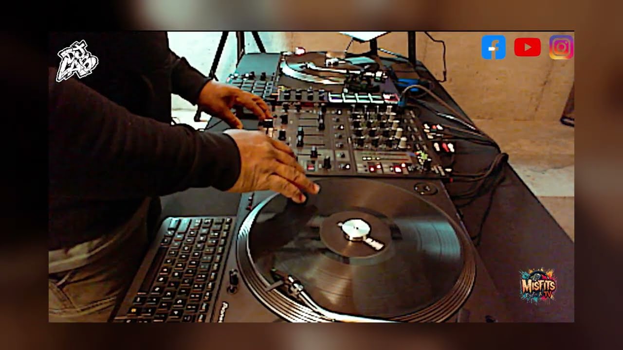 Minimal Tech House Vibes 2025  Deep Grooves & Hypnotic Rhythms curated by @DJLAB1202 DA Mixologist