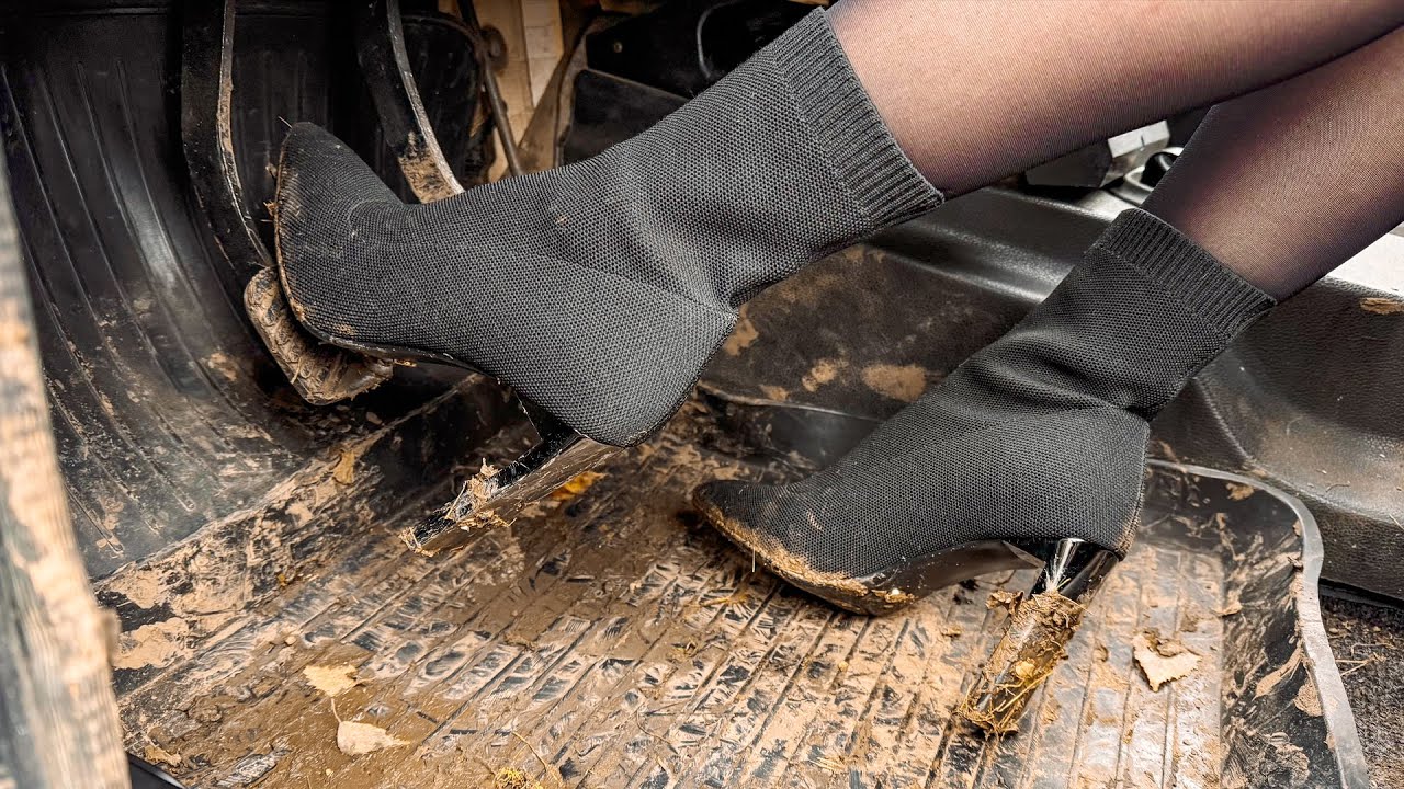 CAR STUCK || Wet grass. Sinking heels. Car stuck in mud