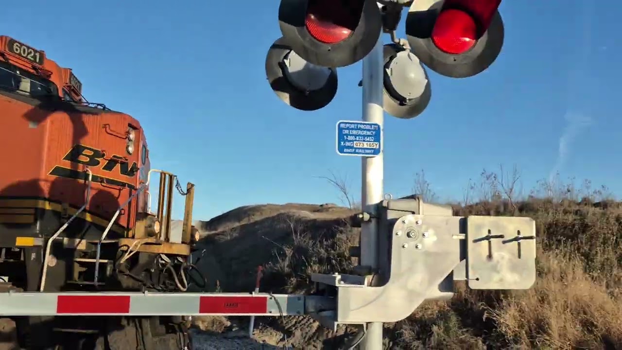 BNSF #6021 Empty Coal Train W in Melia, NE (11-15-25)