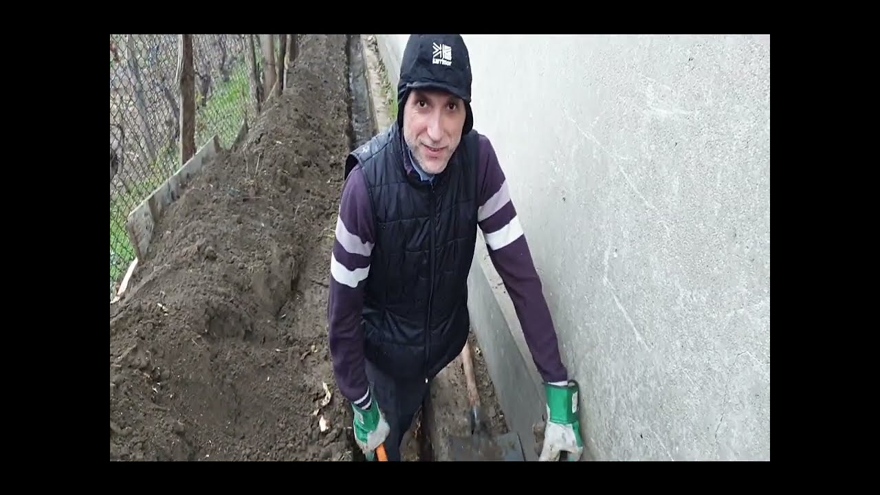 La lucru de 1 Decembrie