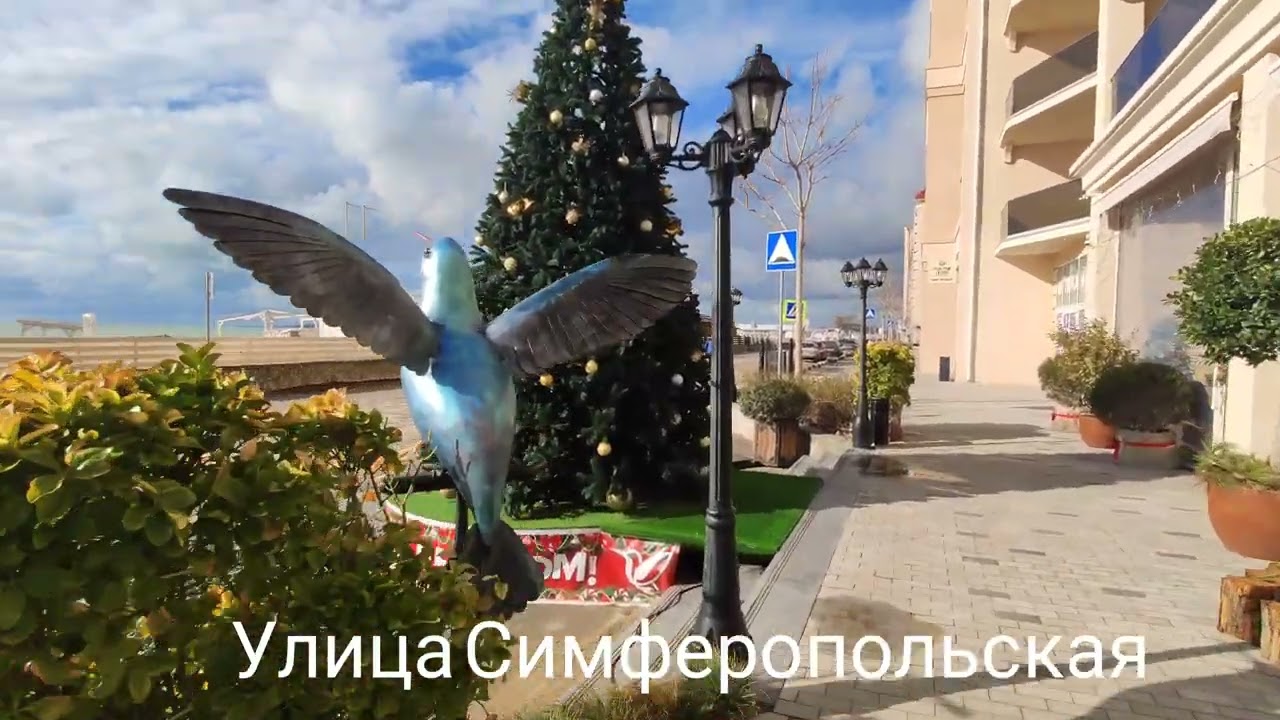 Евпатория. Улица Симферопольская, пляж и апартаменты 
