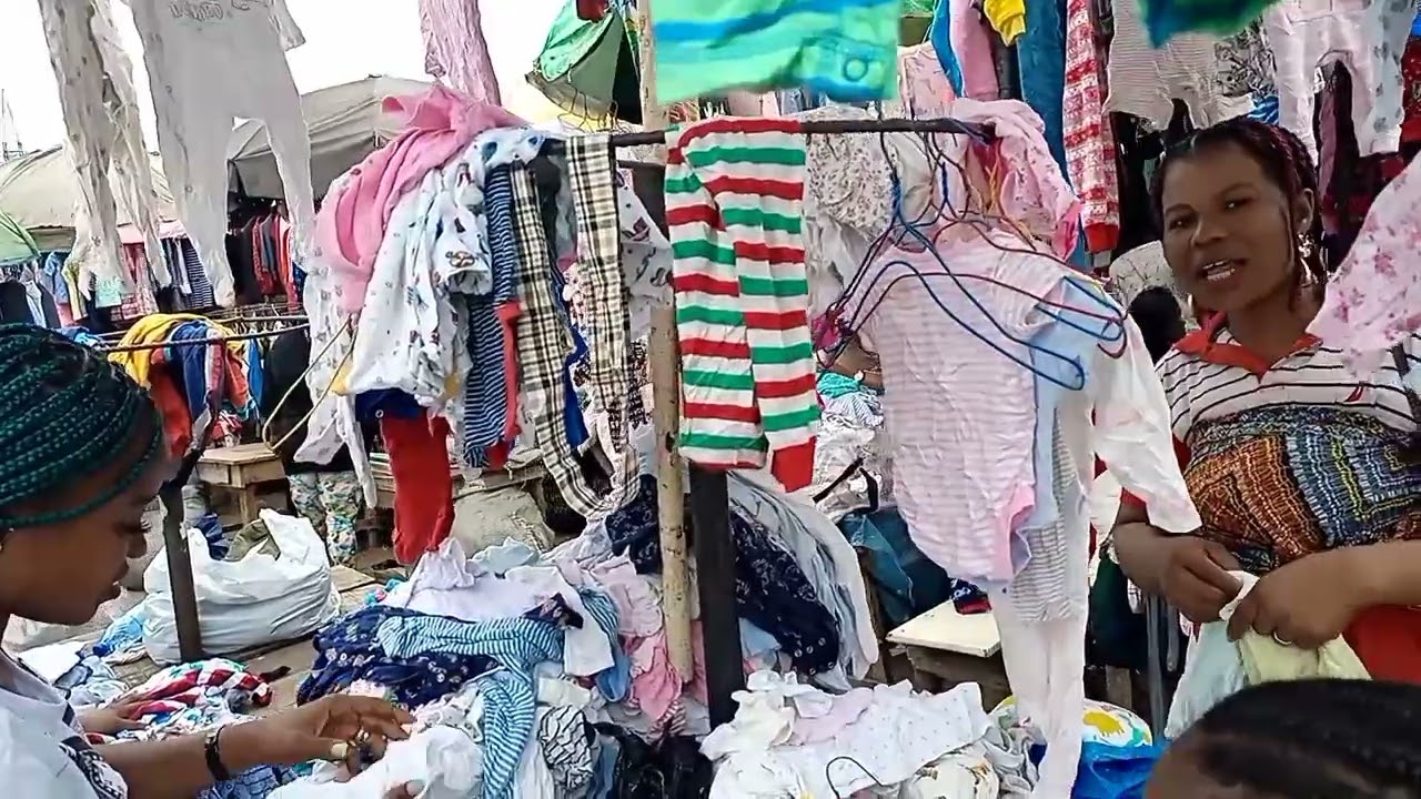 Trade Fair Under Bridge Thrift Market