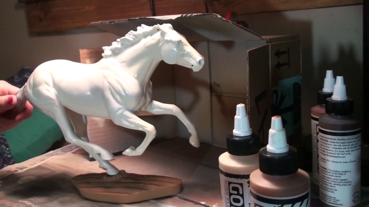 How to Airbrush a Custom Breyer Palomino Horse