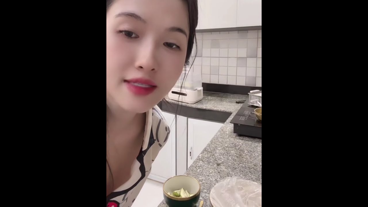 Bikin Ngiler‼️Queeny Bikin Rujak
