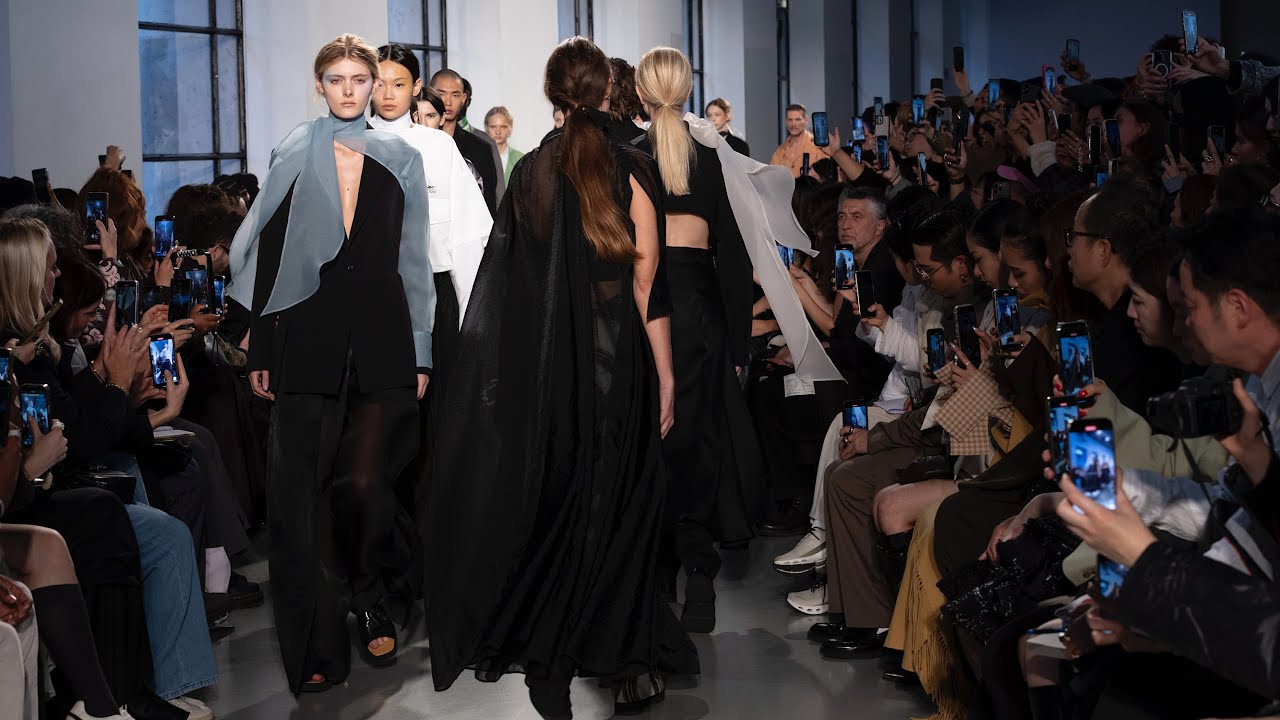 UJOH SS25 PARIS FASHION WEEK