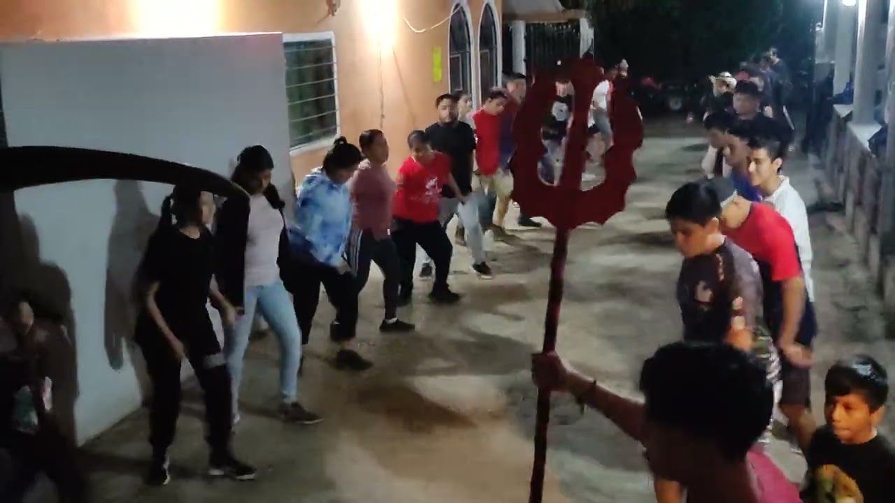 LA BAMBA Comparsa La Tradicional 70 y Más Xantolo Día de Muertos