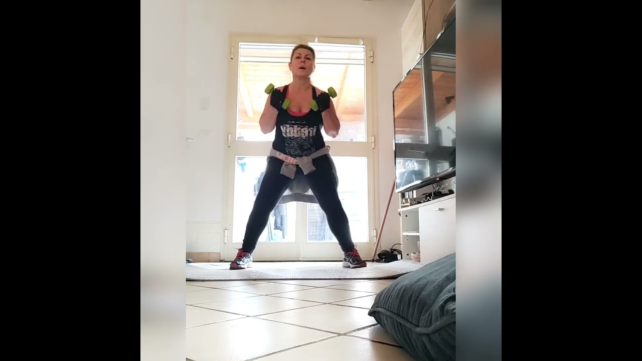 Routine con pesi da 2 kg 🏋️‍♂️ #allenamento #fitness #allenamentoacasa