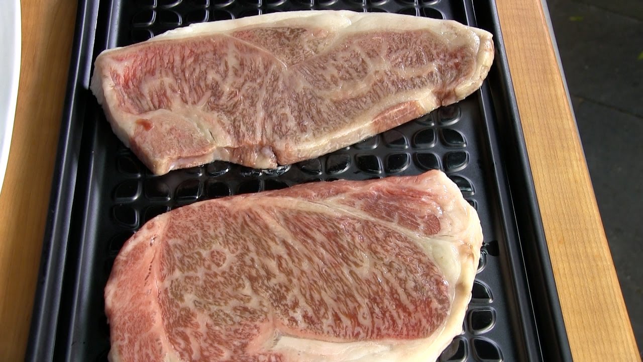 Japanese Wagyu On the Grill! (Miyazaki Gyu)