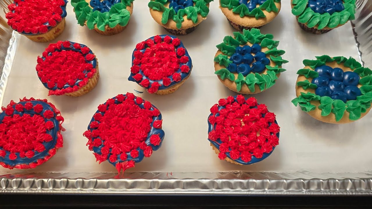 Asia Hart Creative /Asia Sweet Treats is live! 7up super bowl cupcake 