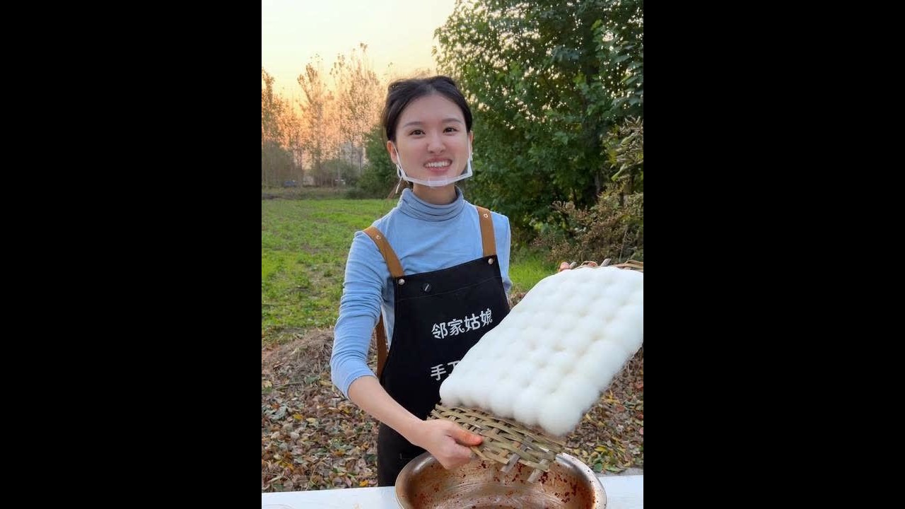 大哥找了8条街，就为这口30年祖传霉豆腐的老味道 #出摊啦 #霉豆腐 #下饭菜 #豆腐乳