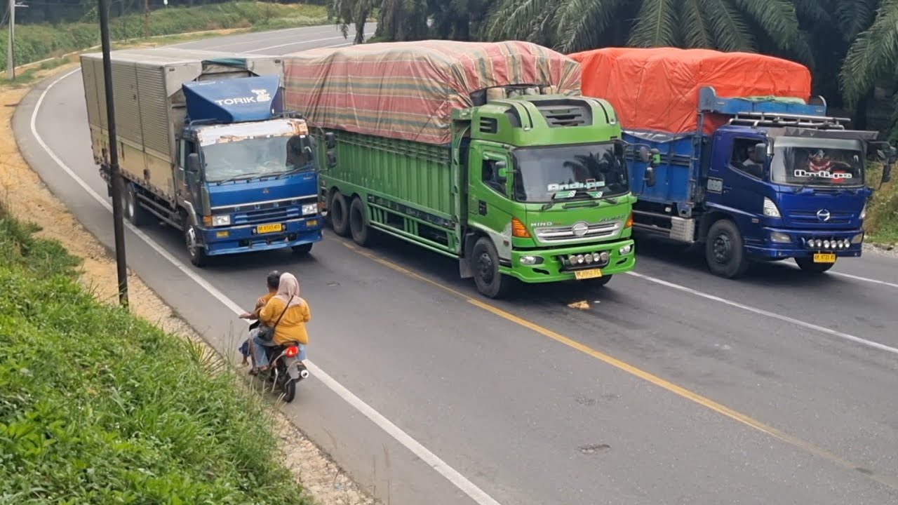 Truck Balapan Tanpa Aturan Truck Trailer insident Gagal