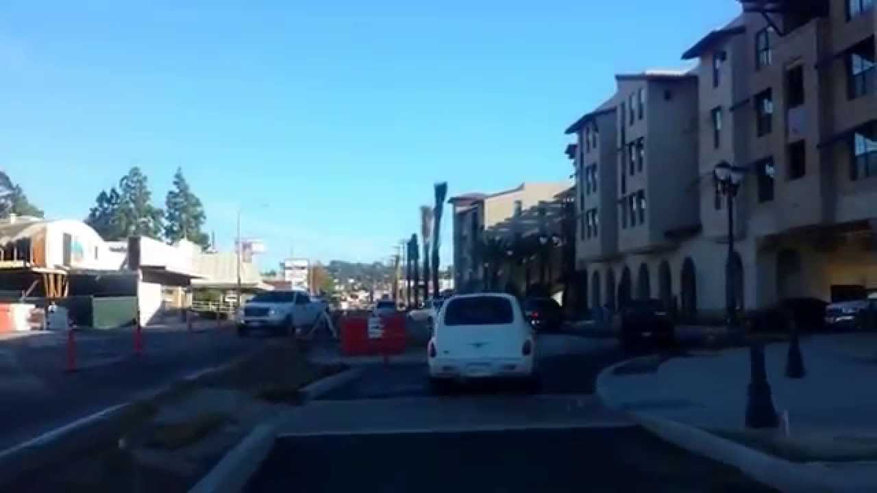 Vista Village Paseo Santa Fe roundabout Streetscape