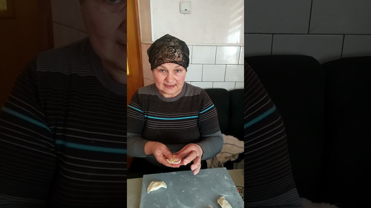 Напекла,наварила.Бозя з неба роботи додав.