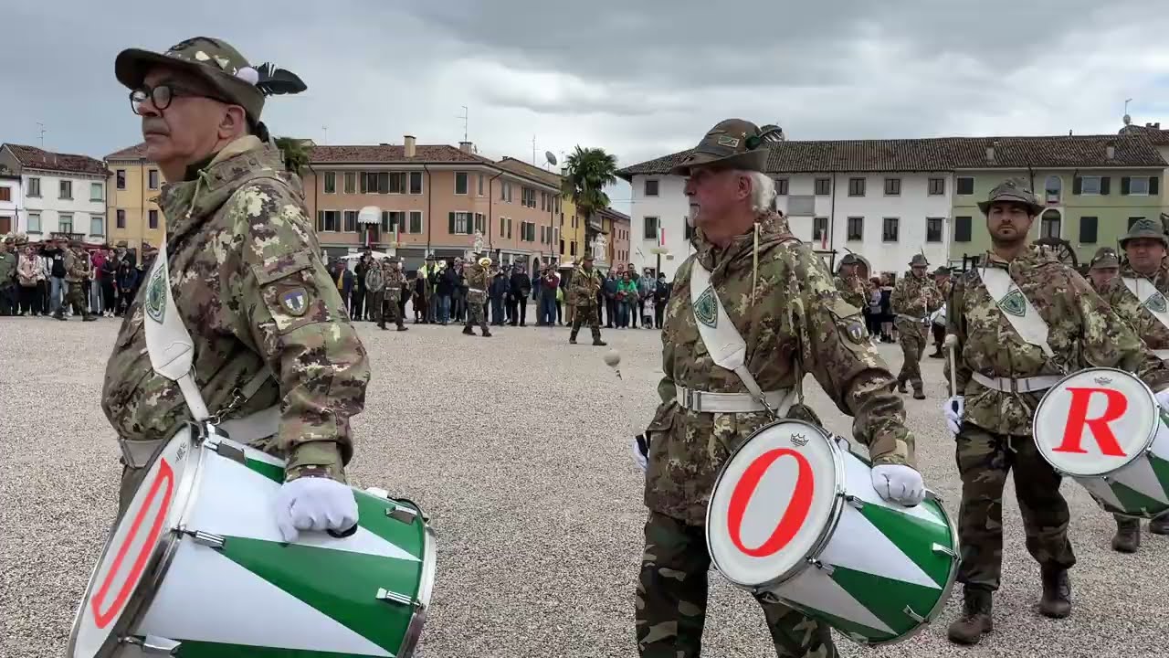 CAROSELLO A PALMANOVA Fanfara ex Brigata alpina Cadore   4K