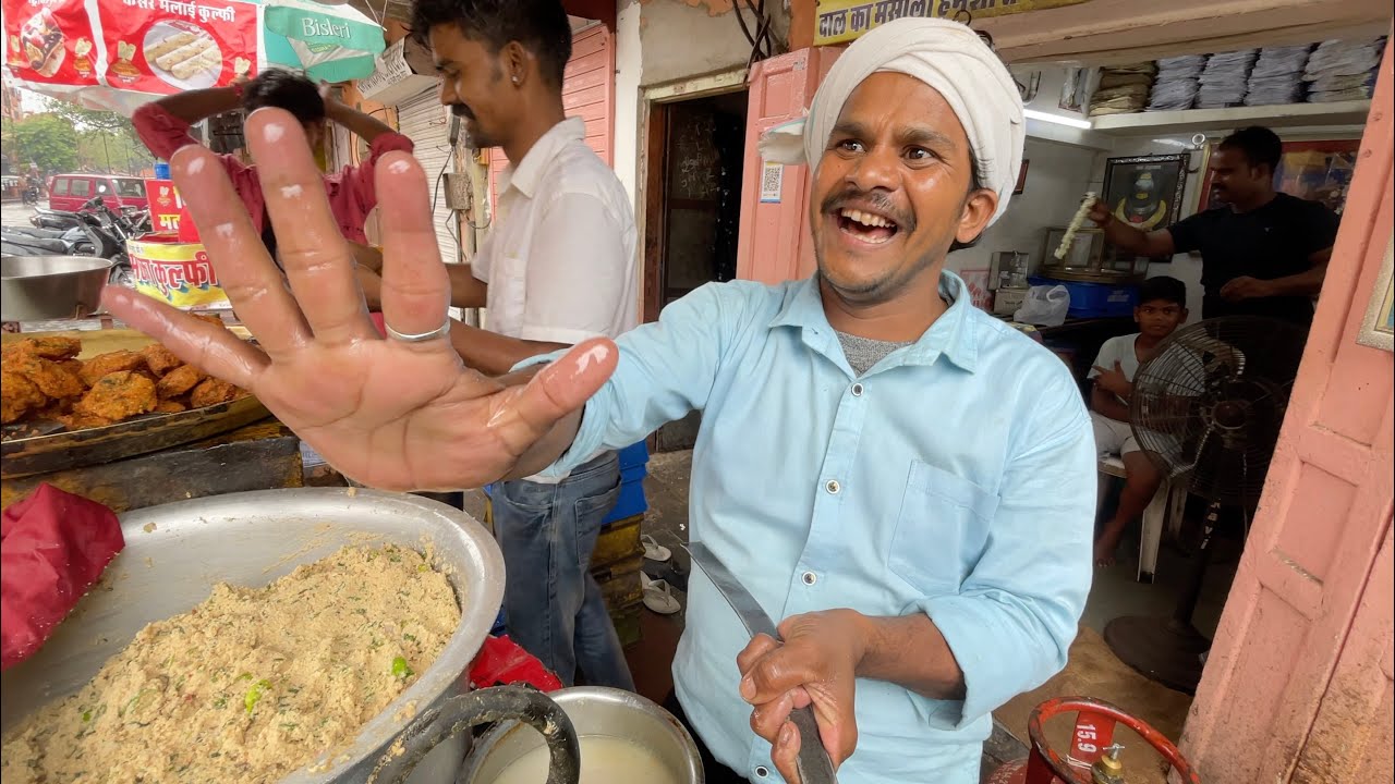 Heatproof Pakode Wala of Jaipur | Famous Kisan Pakorewala | Indian Street Food