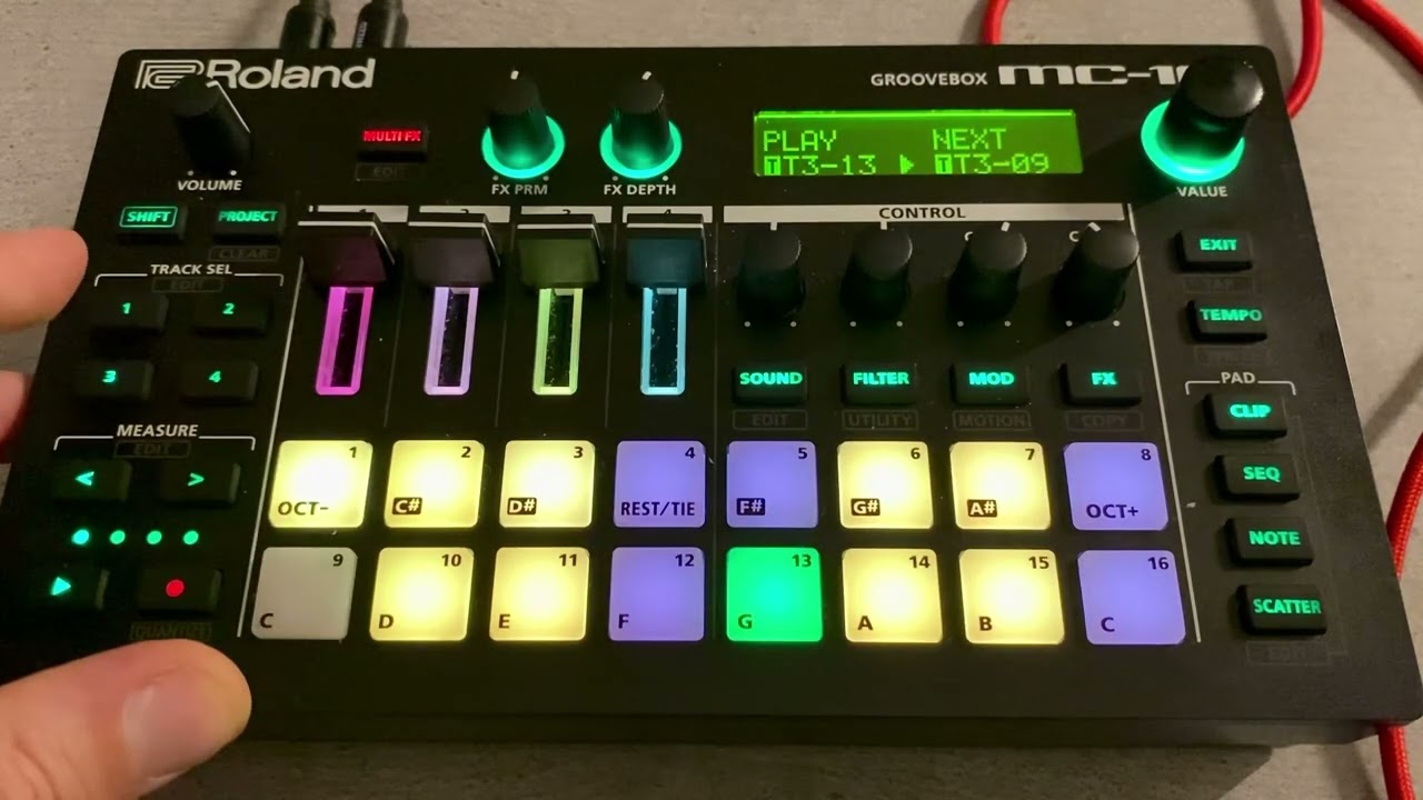 Roland MC-101 - DarkJuno