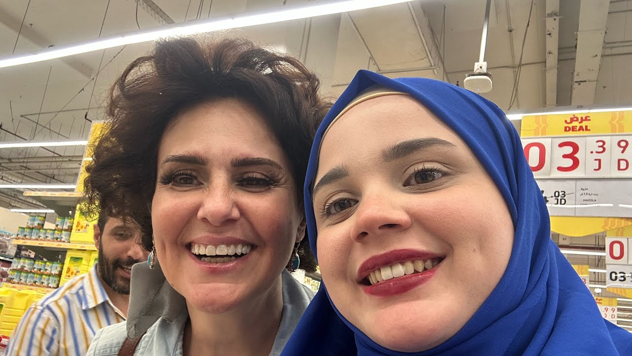 Con mi amiga española Amalia comprando especias arabes❤️