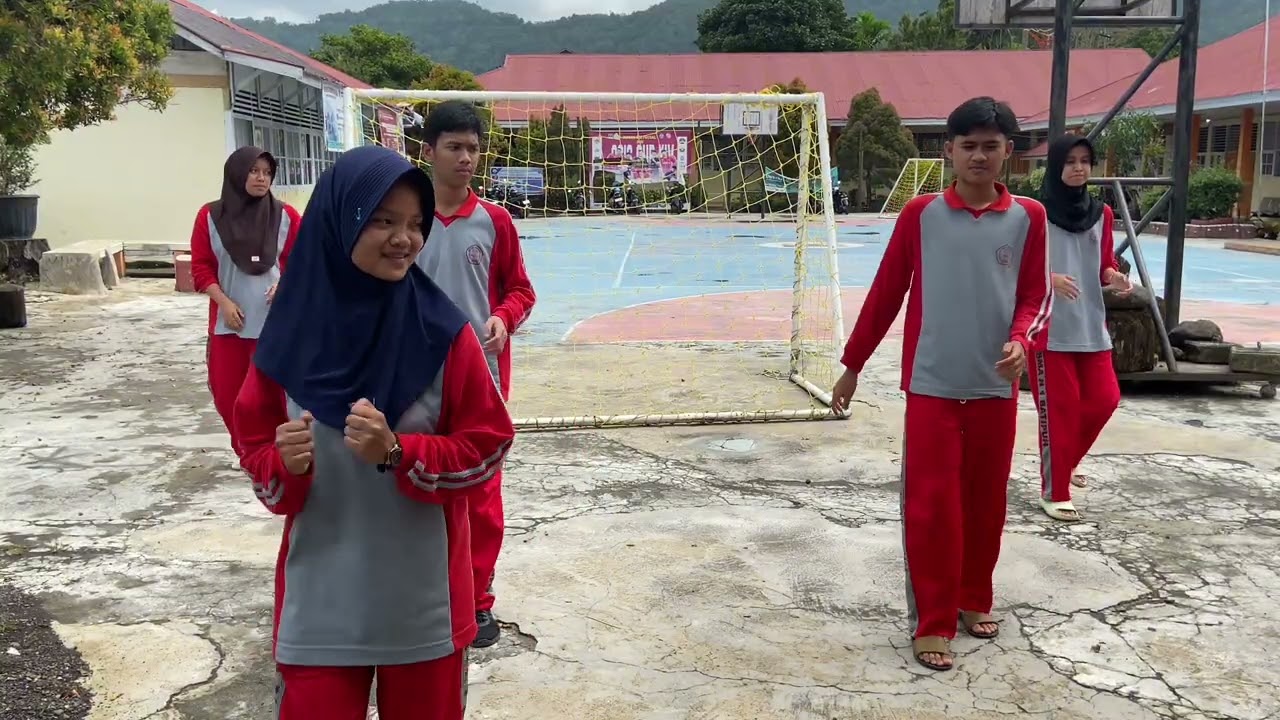 “Senam Kreasi 12 f5.SMA 1  BATIPUH