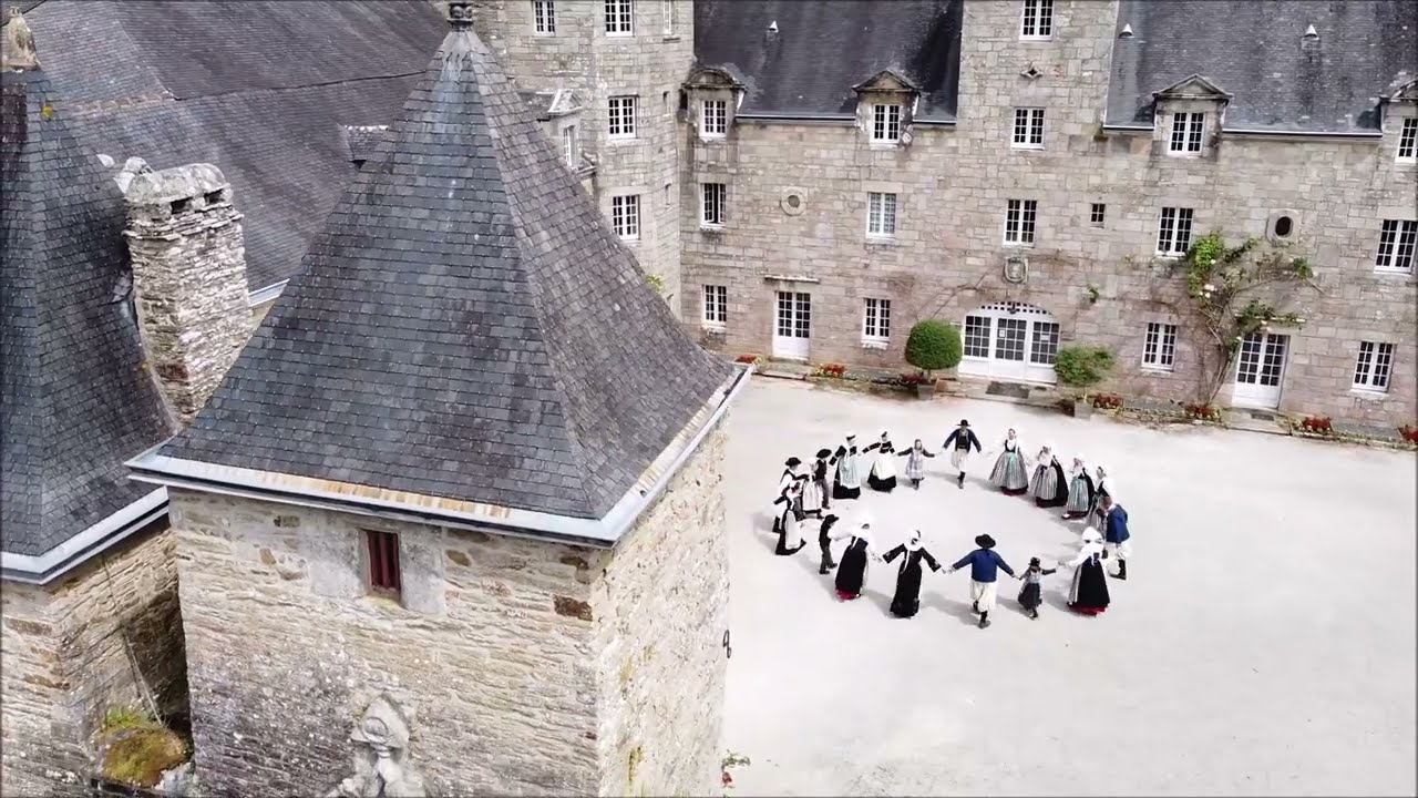 Un petit moment de détente au Manoir du Stang (La Forêt-Fouesnant), juin 2023.