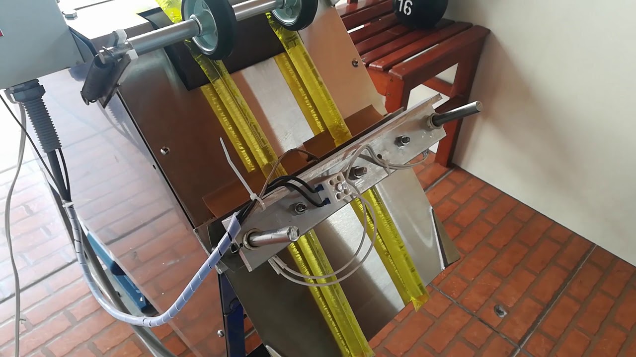 Maquina selladora de líquidos pruebas manga gruesa y delgada