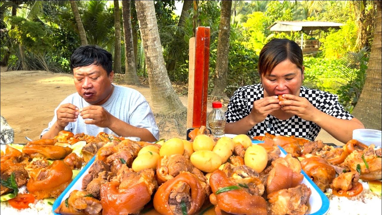 Đại Chiến Giành 200K ĂN 4,6 KÝ CƠM GIÒ HEO KHO TÀU Cái Kết Quá Thú Vị | ATN 